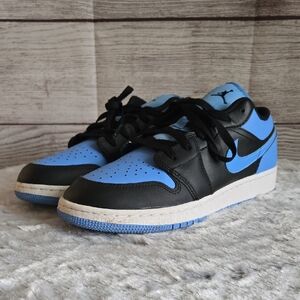 Air Jordan Blue/Black Sneakers, Boys 6.5Y, Great Condition